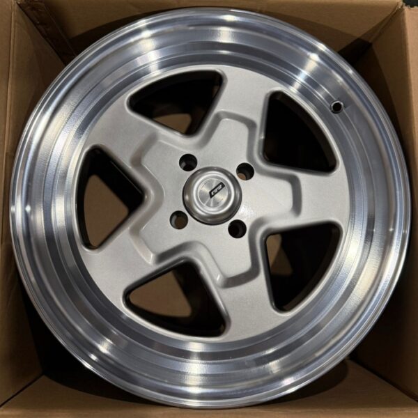 15 4X100 C9 BG black gloss et30