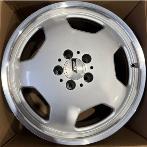 18 5X112 X6 BG black gloss T.8 66,6 et30 (MERCEDES)