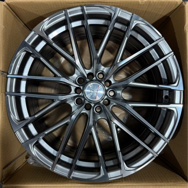 18 5X100/114 F2404 HYPER BLACK MACHINE FACE CB67,1 ET35 T8,5